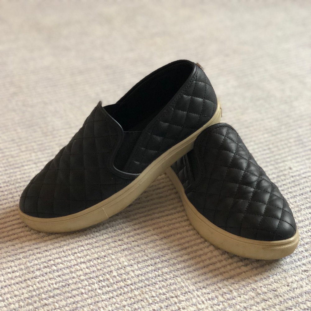 Steve Madden Ecentrcq Slip On Sneaker! Black Quilted Leather Upper- Size 7.5.
